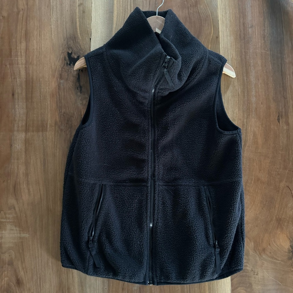 Betsey Johnson black fleece vest / bodywarmer